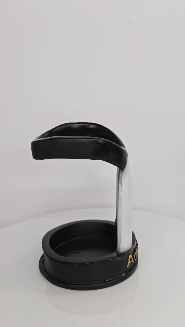 Advocate-Themed Pen Stand